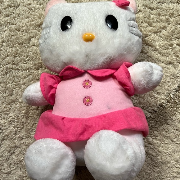 Hello Kitty stuffed animal - Picture 2 of 4
